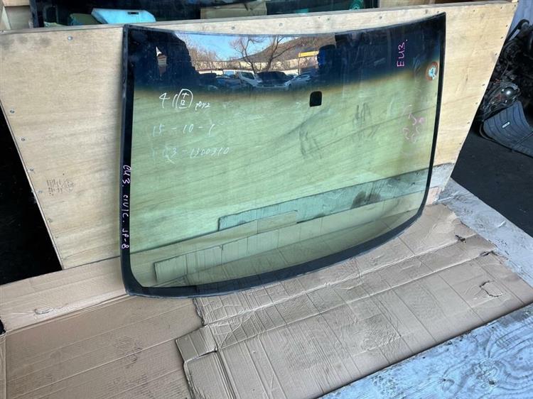 Лобовое стекло Хонда Цивик в Комсомольске-на-Амуре 236512